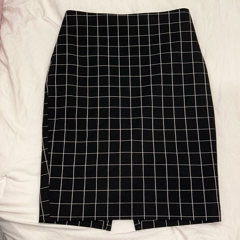 Express size 0 skirt.